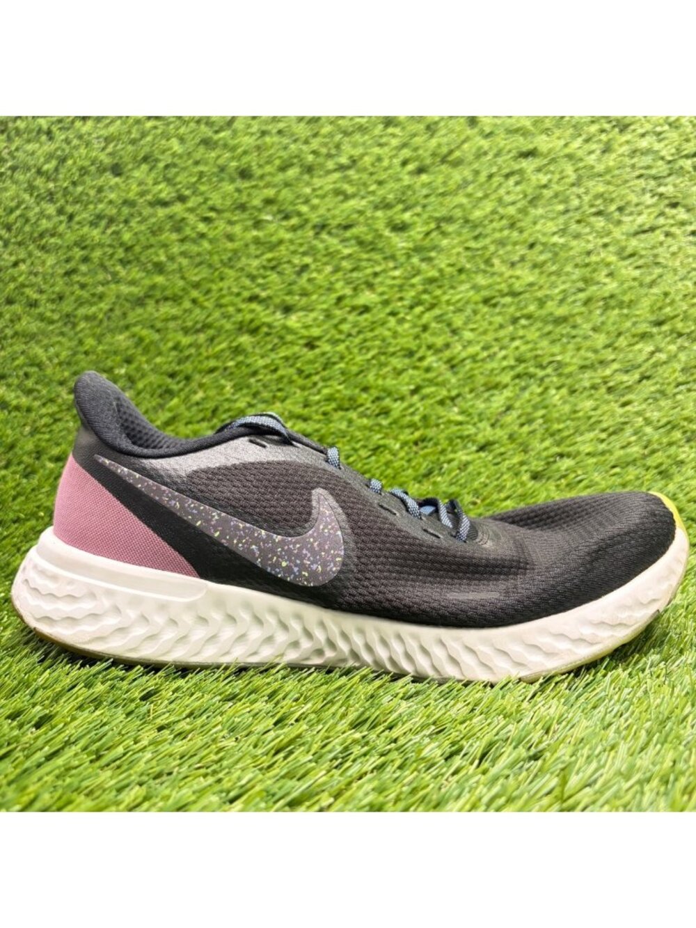 Nike Revolution 5 SE Womens Size 9 Black Purple Athletic Running Shoes Sneakers